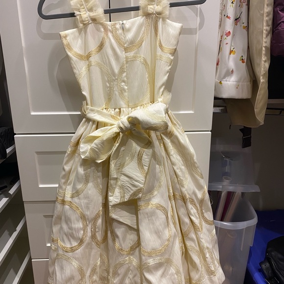 Beautiful dresses used once in a wedding - Picture 2 of 7